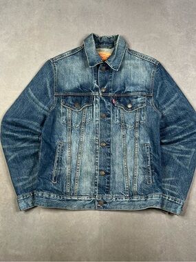 Levi's Medium Blue Denim Jacket Trucker